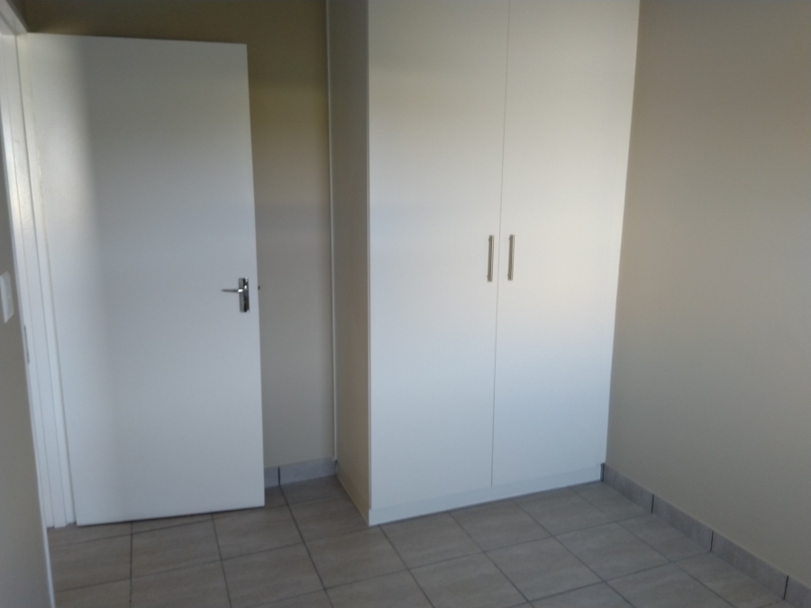 To Let 3 Bedroom Property for Rent in Stellendale Western Cape